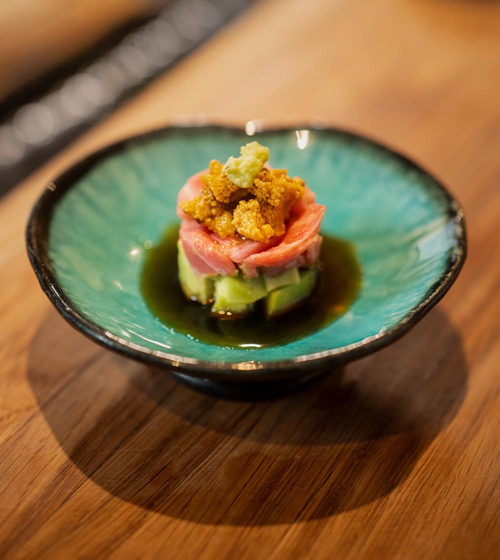 Sushi som är serverad fint